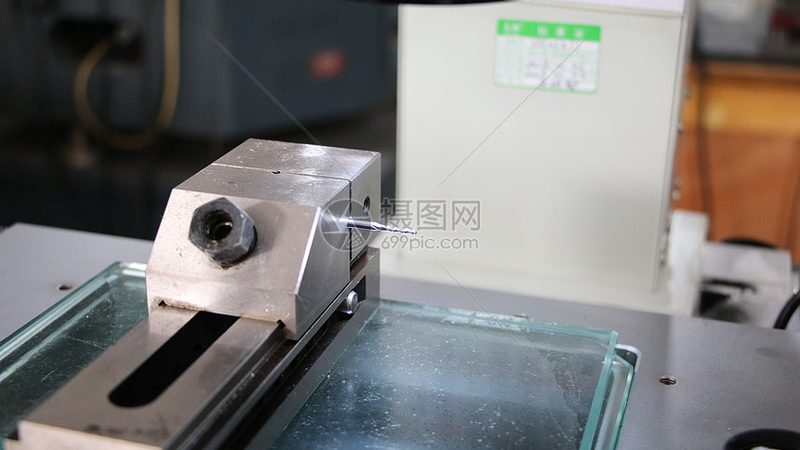 机床防护罩选型：如何避免误判，保障生产安全**